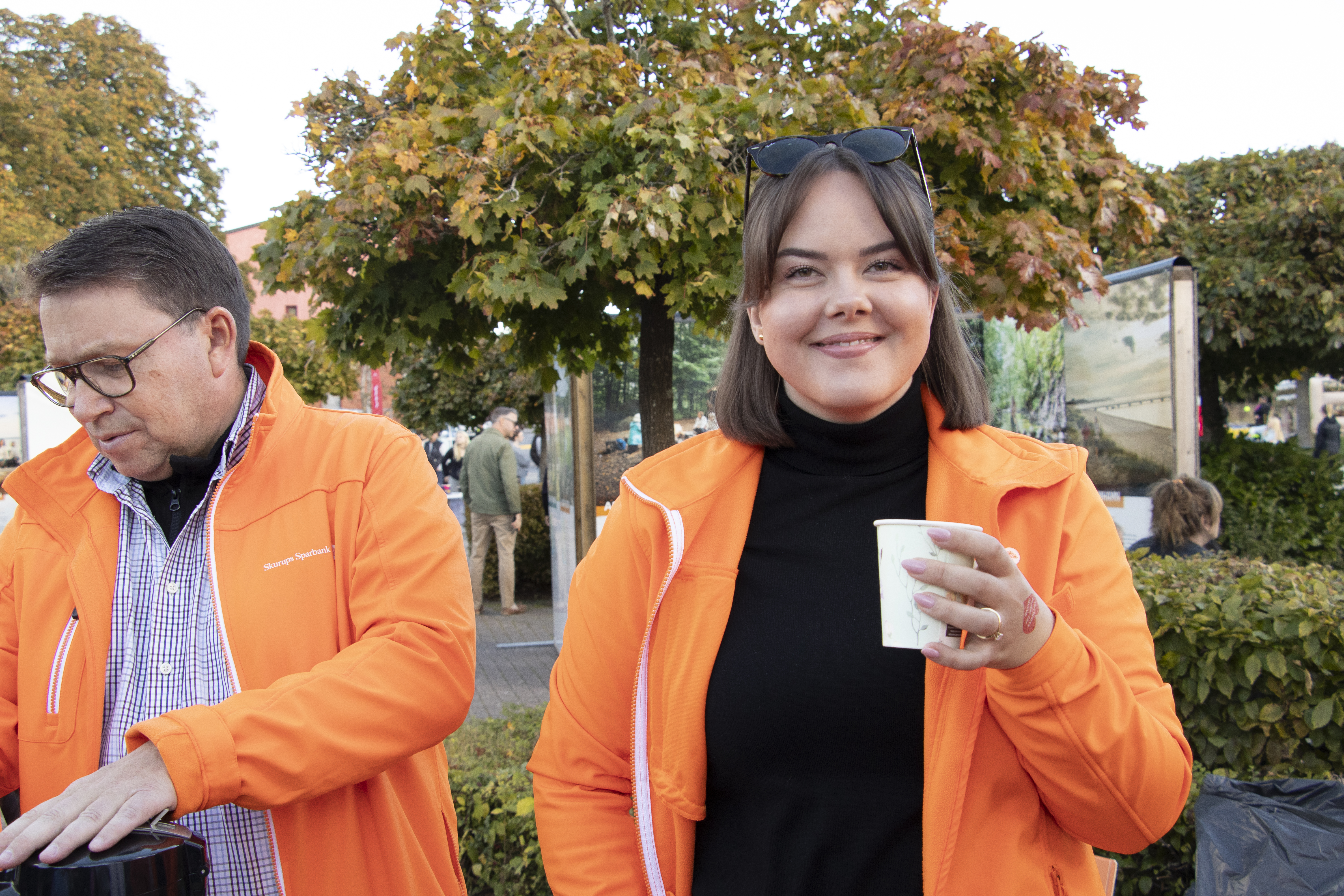 Sandra med kaffekopp